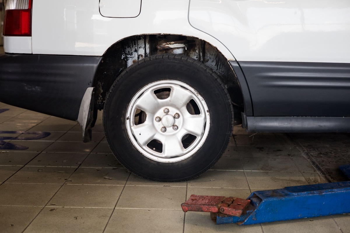 Tire changer and wheel balancer in a tire shop